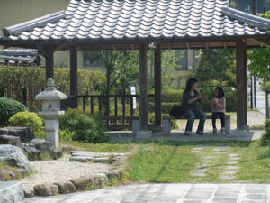 交差点手前の小公園