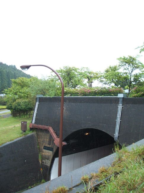 国道１号の鈴鹿峠トンネル