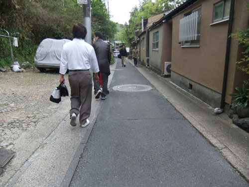 狭い旧東海道筋