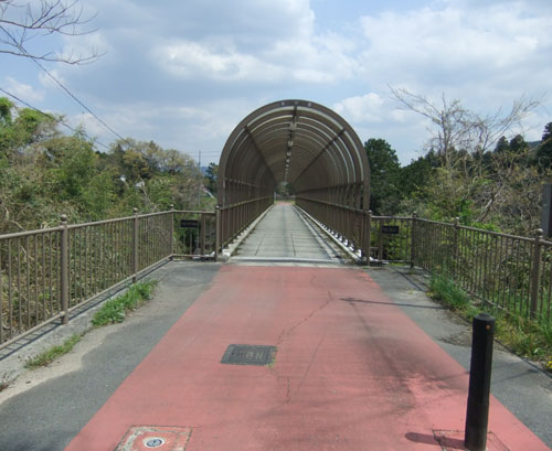 人道橋「うたごえ橋」